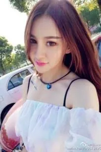 绝了！娱乐圈新晋“神颜”引爆热搜，百万网友直呼：这是人类能有的颜值？