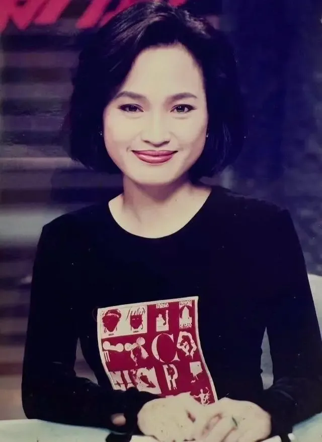 深夜推荐：《美女总裁的贴身高手198》｜成年人必读