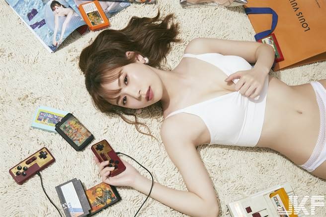 明里柚_惊爆清纯女神私密写真流出76张高清无修图