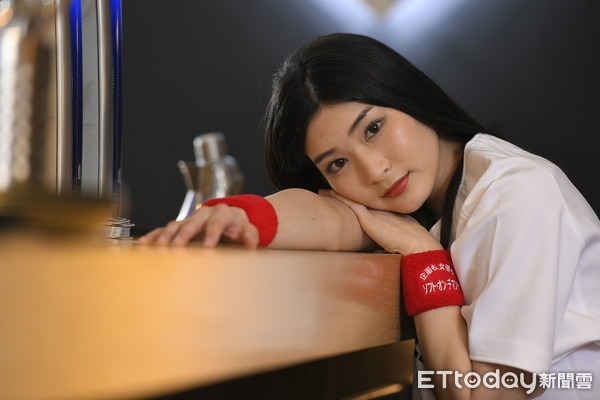 本庄玲_独家曝光甜美偶像大尺度写真泄密74张珍藏