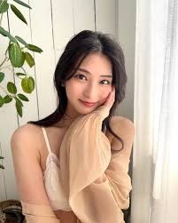 本庄玲_独家曝光甜美偶像大尺度写真泄密74张珍藏