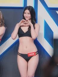 本庄玲_独家曝光甜美偶像大尺度写真泄密74张珍藏
