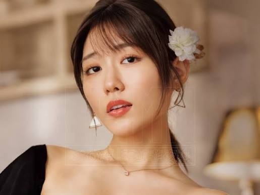 神宫寺奈绪_熟女天花板私密写真外泄69张